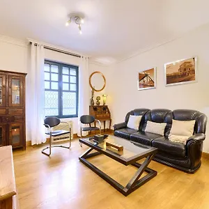 https://apt-acogedor-y-elegante-apartamento-en-irala.sansebastianhotels.net